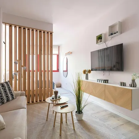 Amanece Cerca De La Playa De Canteras Bt2b Las Palmas / Gran Canaria