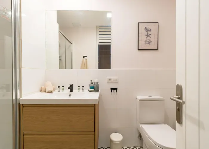 Amanece Cerca De La Playa De Canteras Bt2b Las Palmas / Gran Canaria